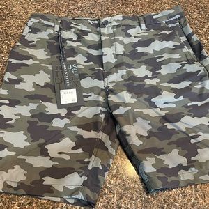 Brand new with tags Men’s size 36 Industry Camo “ Milan” tech Shorts